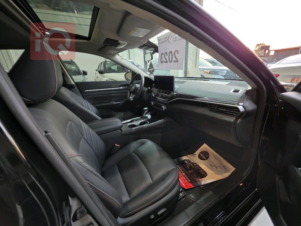 https://cdn.iqcars.ioscaled_1000059752_out.jpg